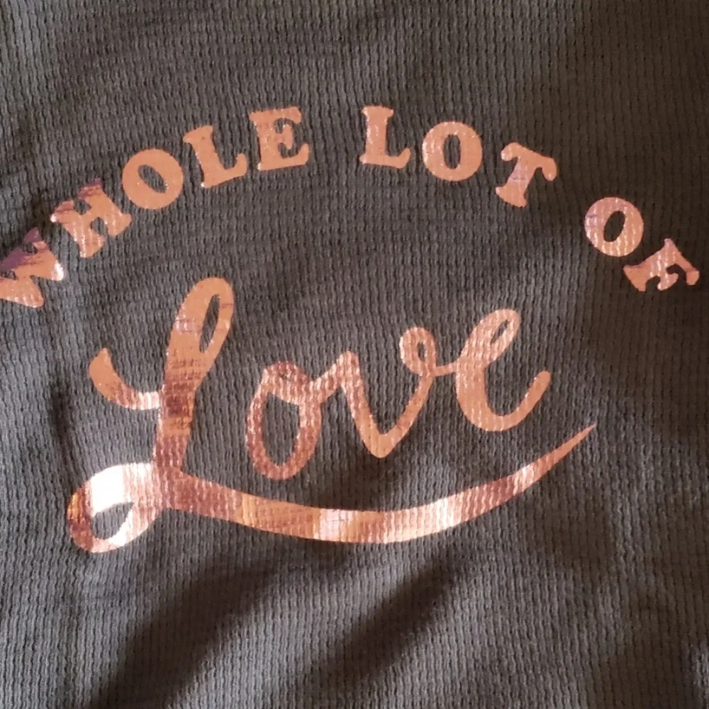 Old Navy Long Sleeve Toddler Metallic Whole Lotta Love Tee Size 12-18 Months